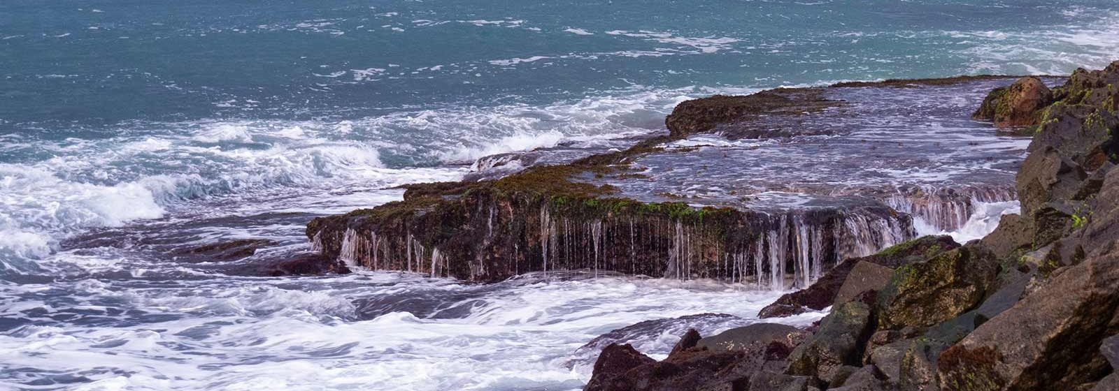 kanniyakumari-beach-rocks